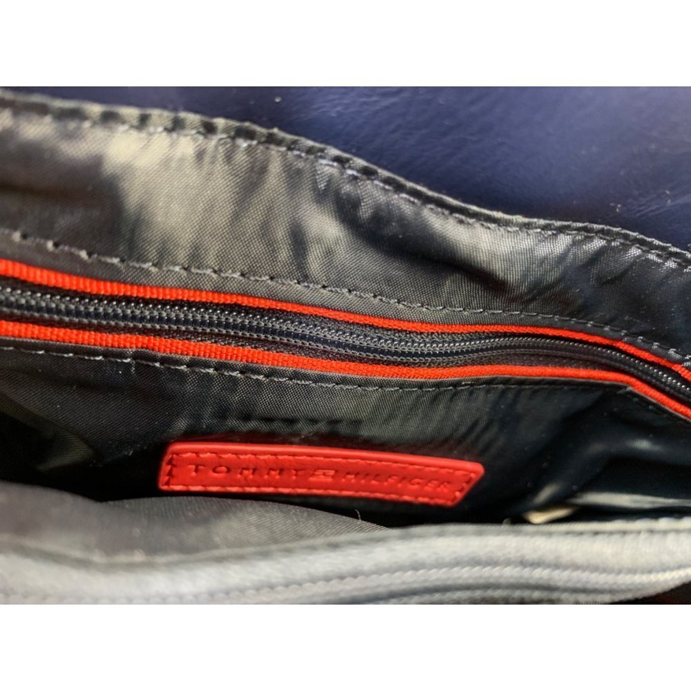 Tommy Hilfiger Women's Stripped Small Square Purse - Picture 3 of 5
